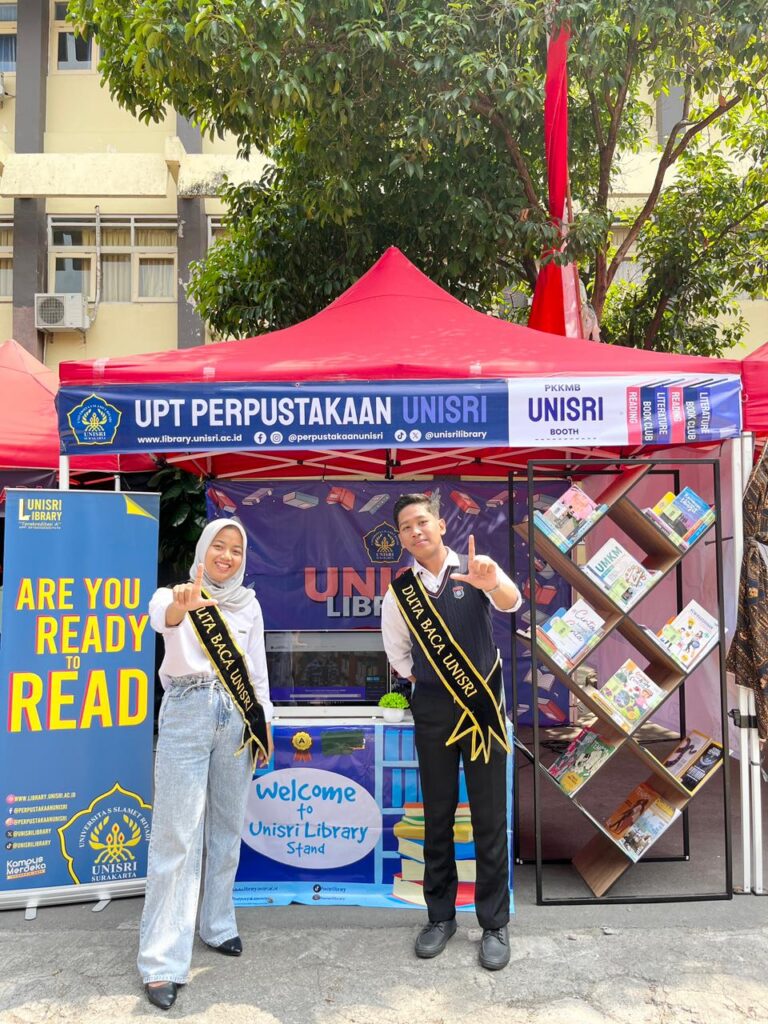 UPT Perpustakaan unisri ikut serta dalam kegiatan PKKMB unisri 2025